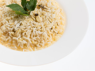 Жареный рис с белыми грибами и сливками